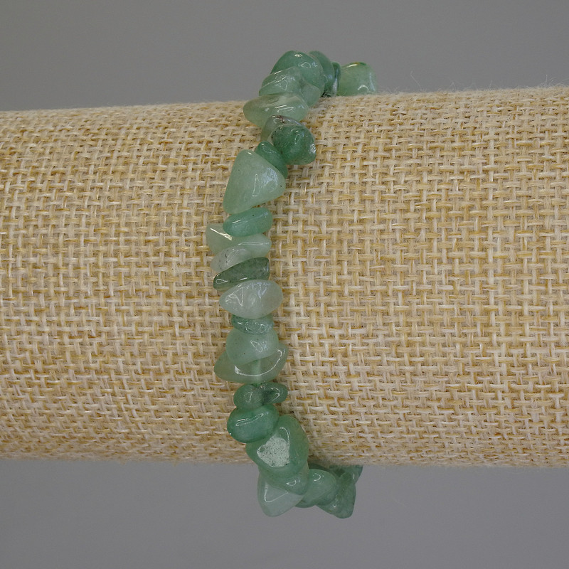 Bransoletka z drobin nefrytu, średnica 5-10×3-6 mm, długość 18 cm (elastyczna)