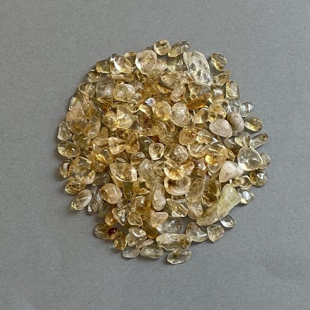 Naturalny kamień cytrynowy, drobinka bez otworu 6-11×4-7 mm ± (za 100 g ±)