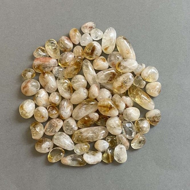 Naturalny kamień cytryn, fasetowany odłamek bez otworu 9-20×8-10 mm ± (za 100 g ±)
