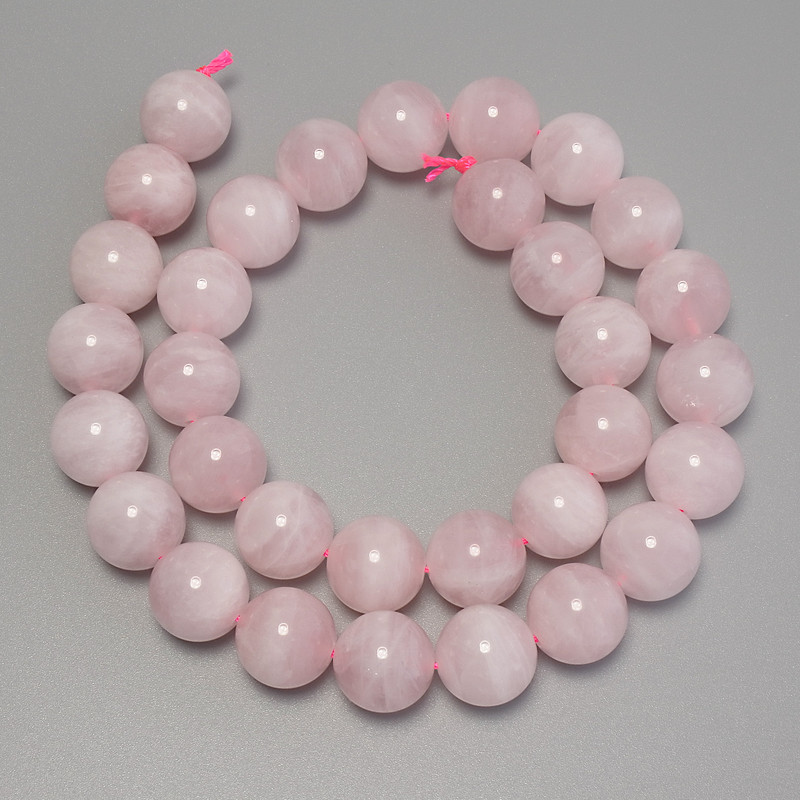 Koraliki madagaskarskiego różowego kwarcu — gładkie kulki, średnica 12,5 mm, długość 39 cm +