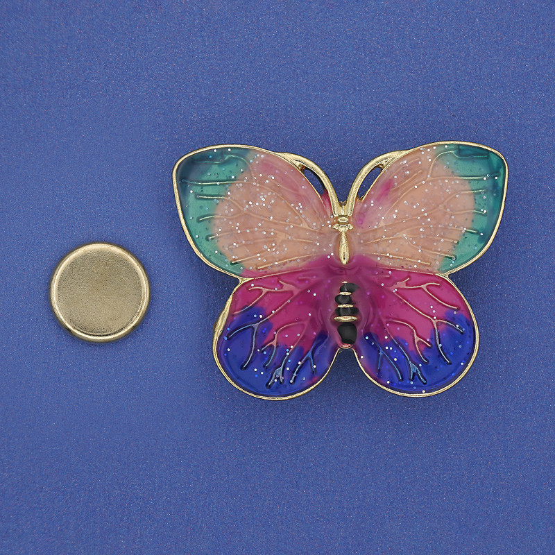 Broszka na magnesie – Motyl, kolorowa emalia, metal złocisty, 39×30 mm+