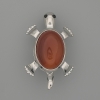 Broszka-kulon Żółw z karneolem 52×35 mm ± ruchome elementy, metal srebrzysty
