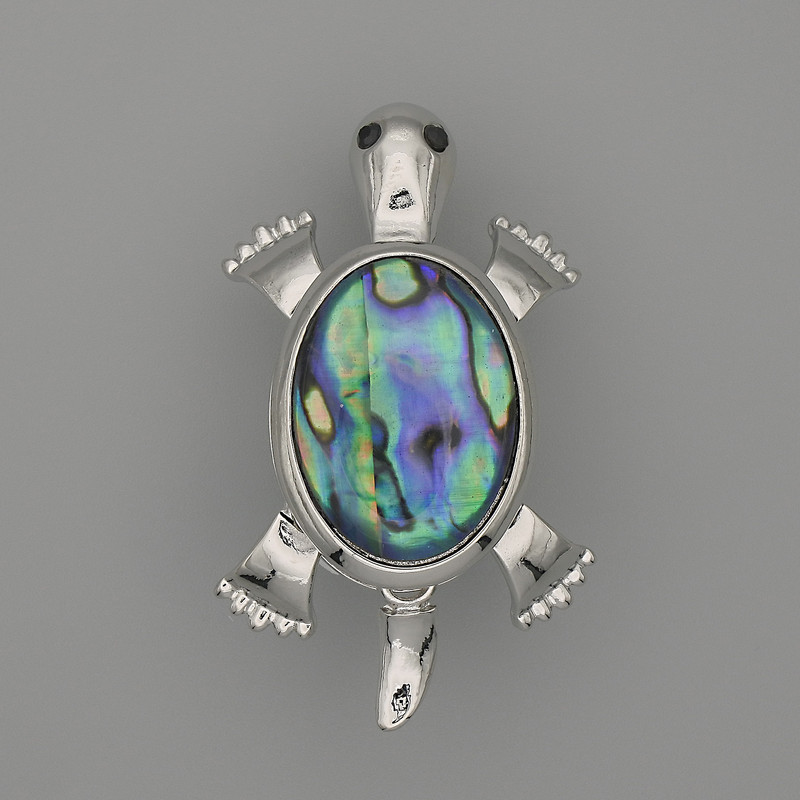 Broszka-wisiorek Żółw haliozyt 52×35 mm ± ruchome elementy, metal srebrzysty