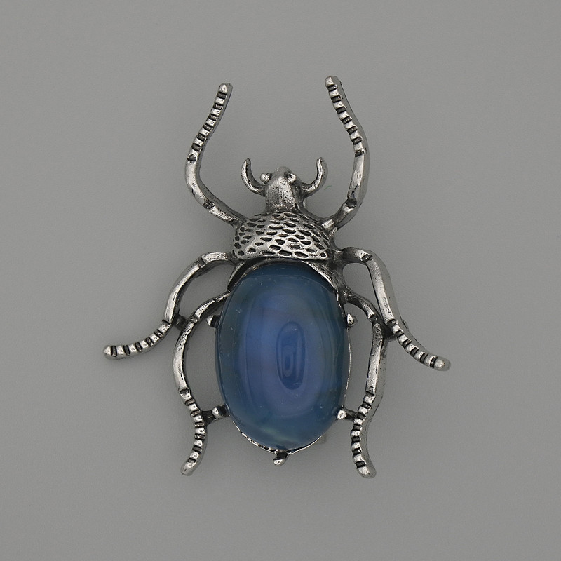 Broszka-wisiorek Żuk z agatem, 44×37 mm, srebrzysty metal