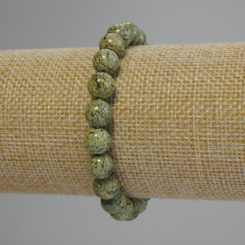 Bransoletka ze serpentynu — gładkie kule o średnicy około 8 mm, długość 18 cm +/- (rozciągliwa)