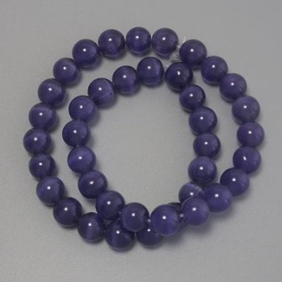 Koraliki Kocie oko fioletowe z syntetycznym kamieniem, gładka kuleczka, średnica 8 mm, na żyłce, długość 36 cm