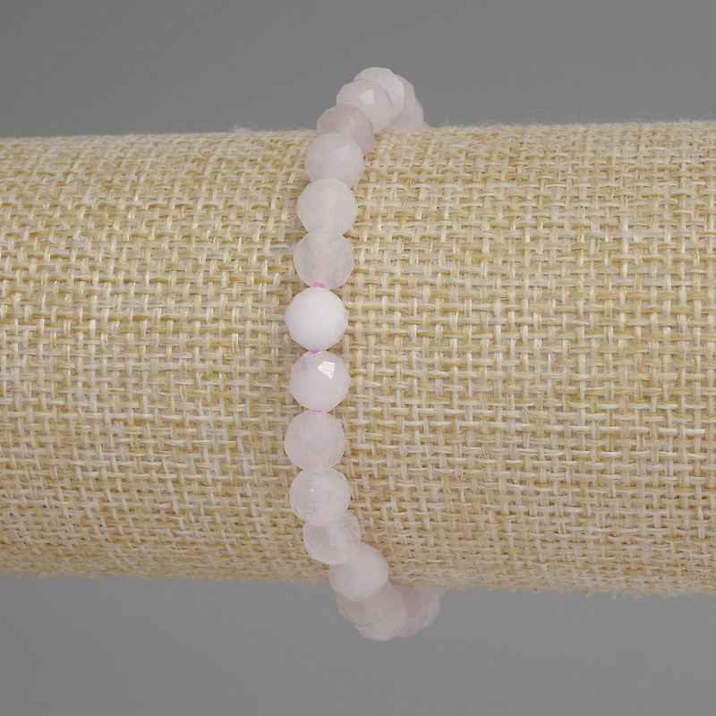 Bransoletka z różowego kwarcu - fasetowana kulka o średnicy około 6 mm, długość około 18 cm, elastyczna