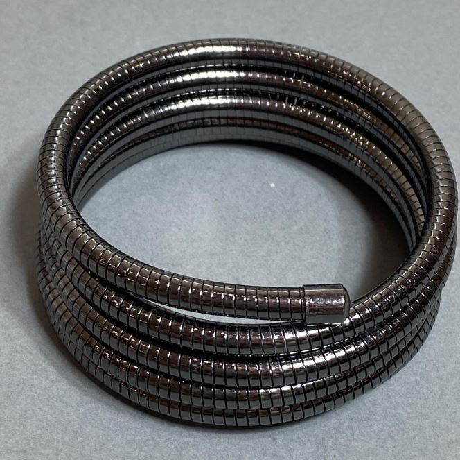 Bransoletka elastyczna, giętka, w kolorze szaro-metalicznym, średnica 68 mm+
