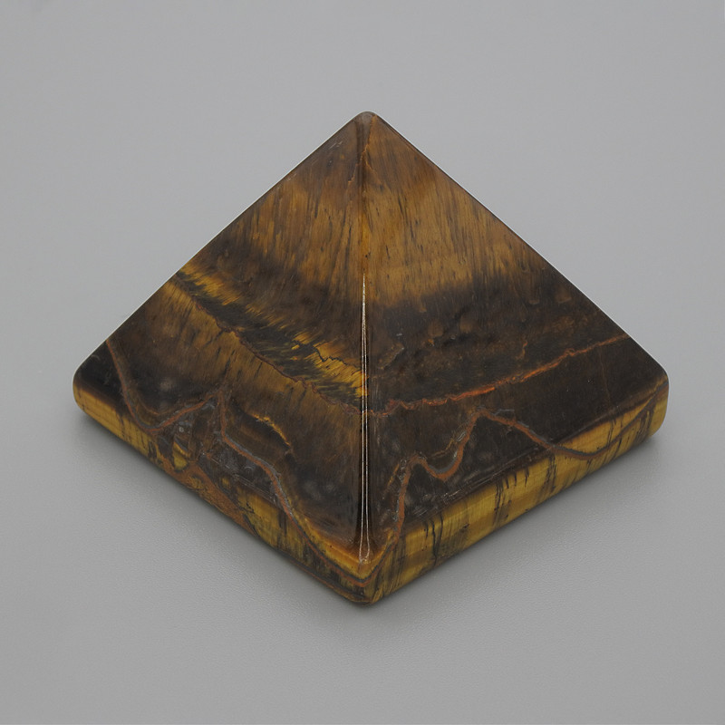 Piramida z naturalnego kamienia tygrysie oko, długość 38×38 mm, szerokość 33 mm