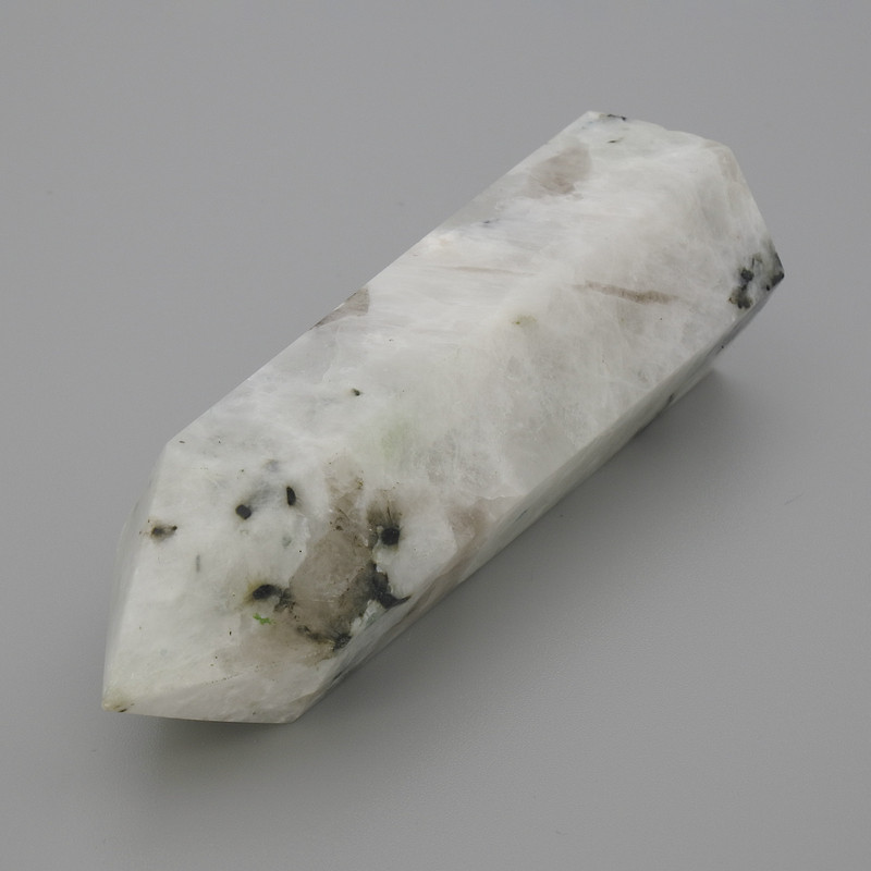 Pamiątkowy ołówek z naturalnego adularu, 80×23 mm ±, w asortymencie rozmiarów (na 100 g)