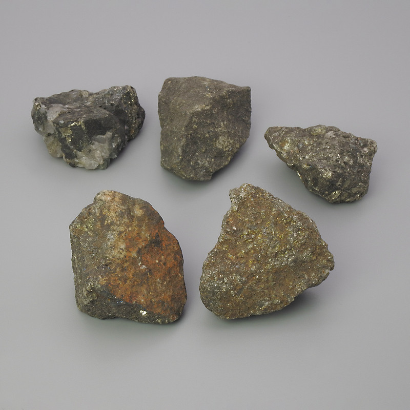 Piryt naturalny – suvenir nieobrobiony (35×27×22 mm)