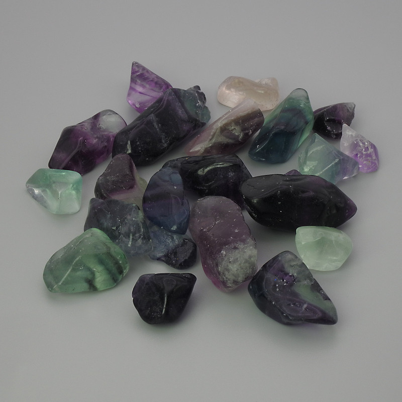 Kamień naturalny pamiątkowy fluoryt galetowy – wymiary 15-37×12-19(±) opakowanie 100 g (cena za 100 g)
