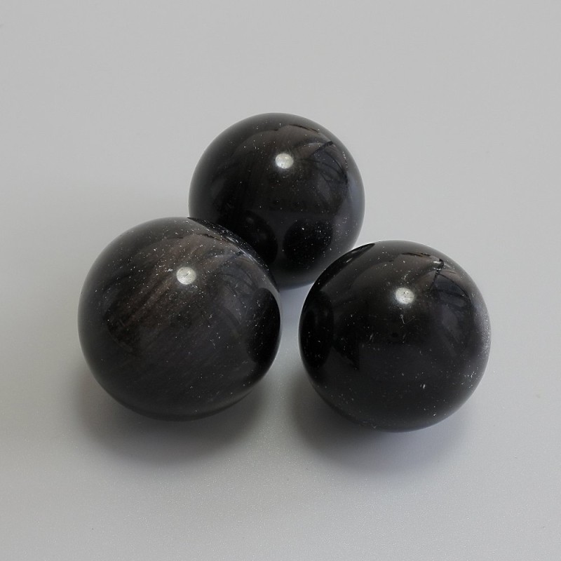 Kulka pamiątkowa z naturalnego kamienia – obsydian srebrzysty, średnica 30 mm, masa od 30 g