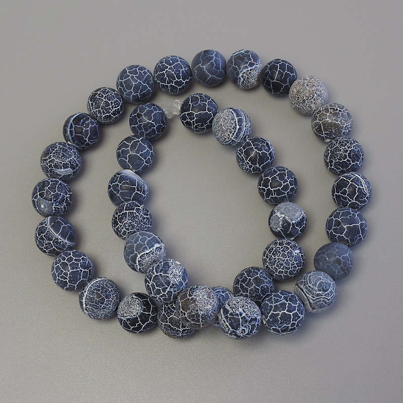Koraliki z agatu mroźnego na żyłce, gładka kulka, średnica 10 mm +/-, długość 38 cm +/-