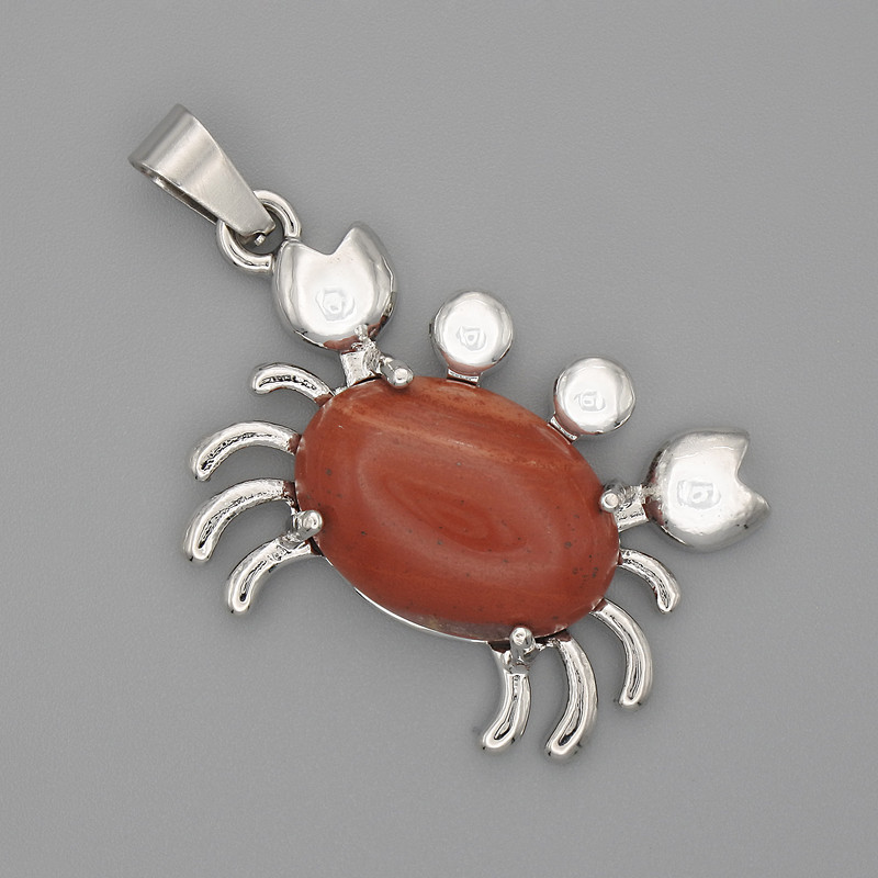 Wisiorek Krab z czerwonego jaspisu 40×22 mm ± srebrzysty metal