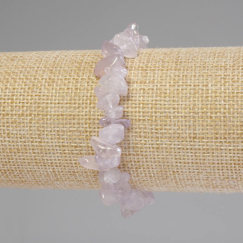 Bransoletka z drobinkami ametystu, średnica 8–11×3–7 mm, długość 18 cm, elastyczna