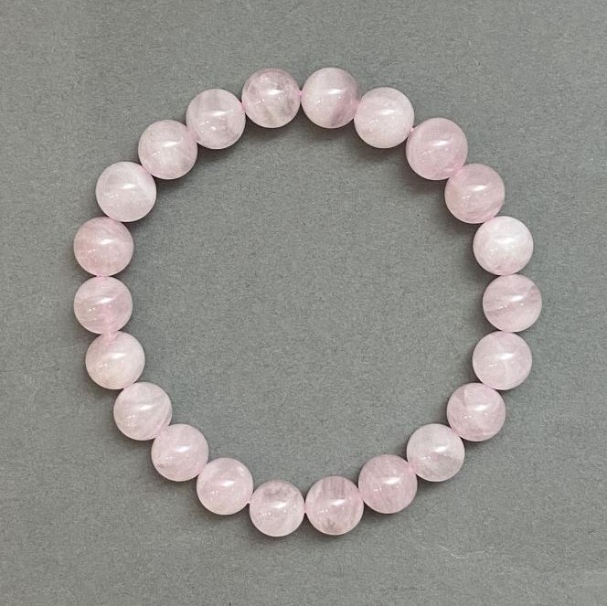 Bransoletka z madagaskarskiego różowego kwarcu, koraliki o średnicy 8,5 mm, długość 18 cm, elastyczna