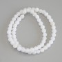 Koraliki z białego agatu mroźnego, gładkie kuleczki, średnica 6 mm, długość 35 cm, na żyłce