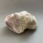 Pamiątkowy naturalny kamień nieoszlifowany – turmalin, masa 355 g, 85×61×55 mm+