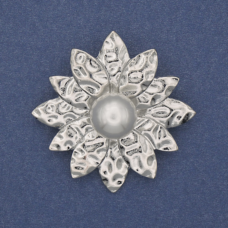 Broszka-wisiorek Kwiat Perła, srebrzysty metal, 40 mm+