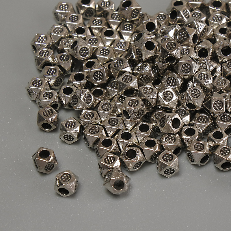 Koraliki-wkładki, kolor metalu: srebrny, średnica 3 mm ± otwór, średnica 1,8 mm ± opakowanie 20 g (~139 szt.)