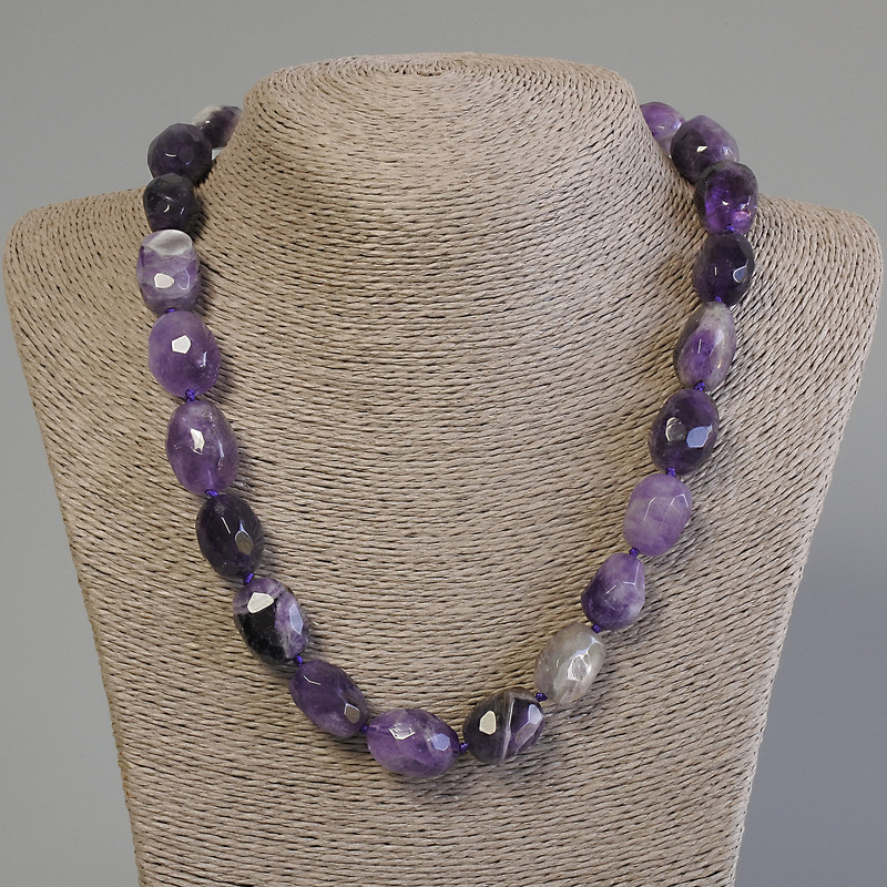 Naszyjnik z naturalnego kamienia - ametyst fasetowana kulka, średnica 17–20×13–15 mm, długość 50 cm ± z zapięciem