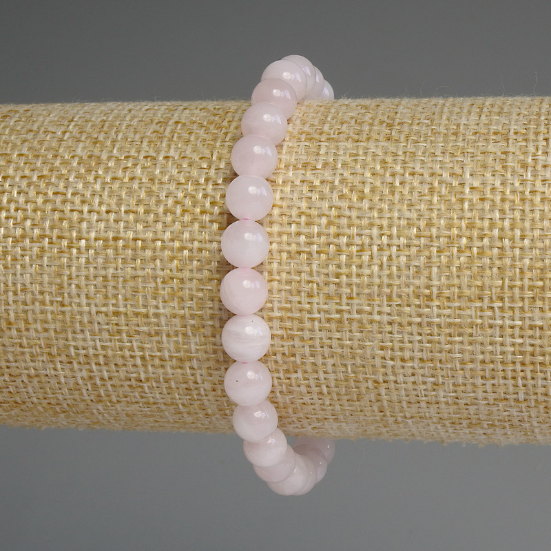 Bransoletka z madagaskarskiego różowego kwarcu, gładka kulka, średnica 6 mm, długość 18 mm, na elastycznej bazie