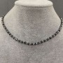 Choker z hematitu fasetowanego, średnica 4 mm ±, kulka fasetowana 2 mm ±, długość 37 cm ±, zapięcie toggle z zawieszką