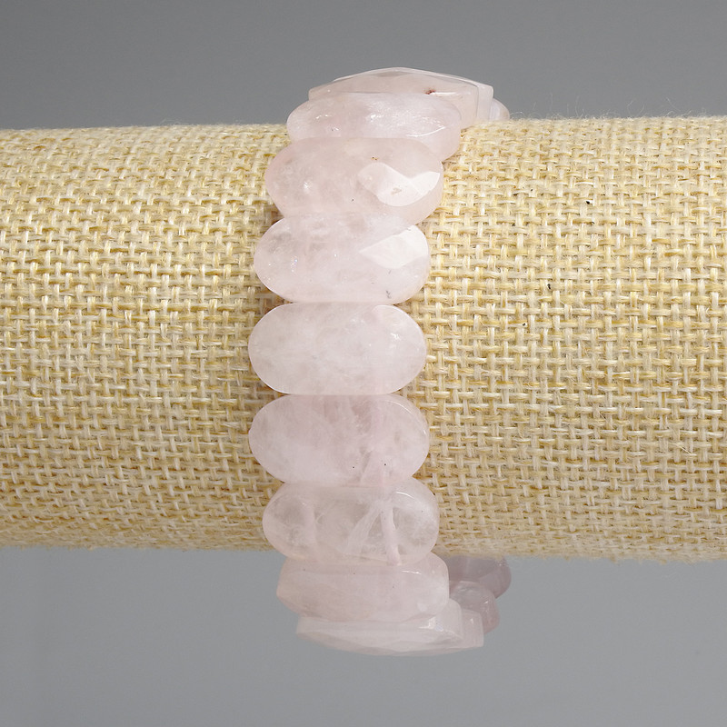 Bransoletka z różowego kwarcu, fasetowane zaokrąglone ogniwa, wymiary 20×10 mm ±, długość 18 cm ±, elastyczna