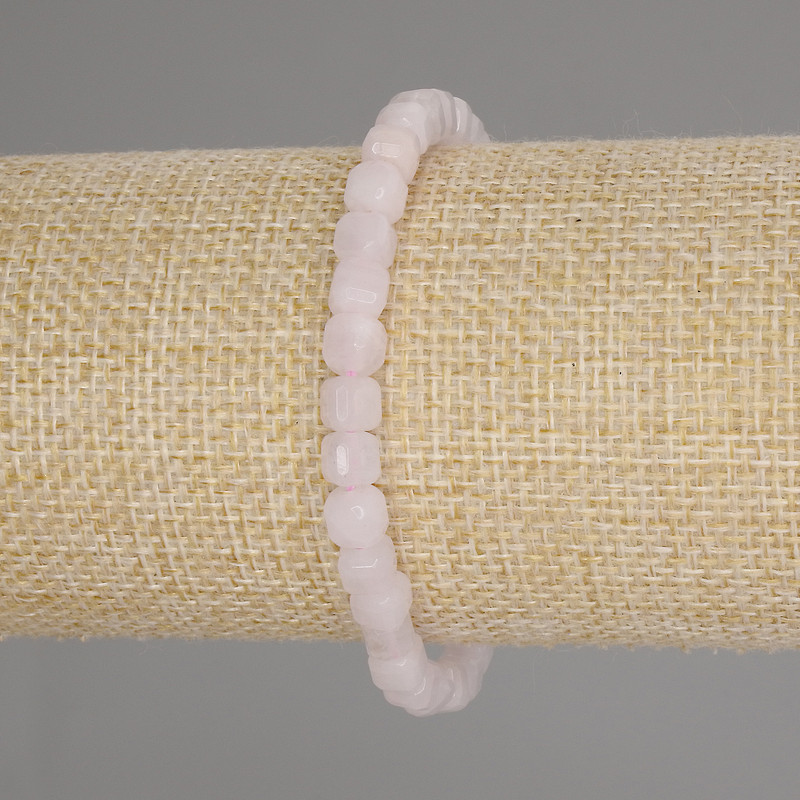 Bransoletka z różowego kwarcu – fasetowane kostki, średnica 5×5 mm ±, długość 18 cm ±, elastyczna