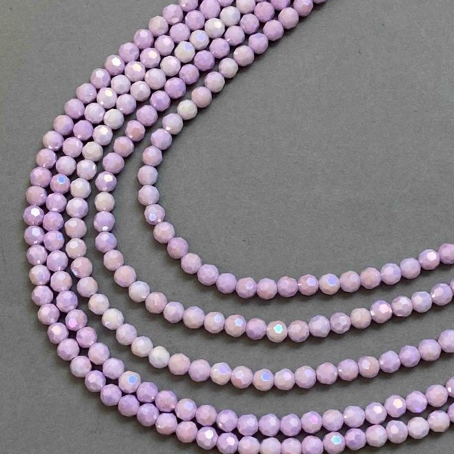 Koraliki czeskiego kryształu fioletowe na nici, fasetowana kuleczka, średnica 6 mm + -, długość 38 cm +