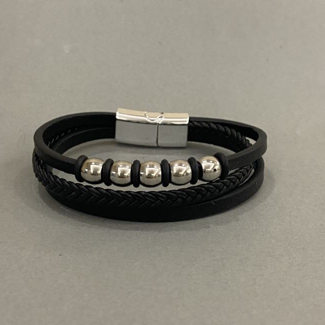 Bransoleta męska z ekoskóry czarna z metalowymi wstawkami, grubość 12 mm, długość 22 cm, srebrny metal na zapięciu