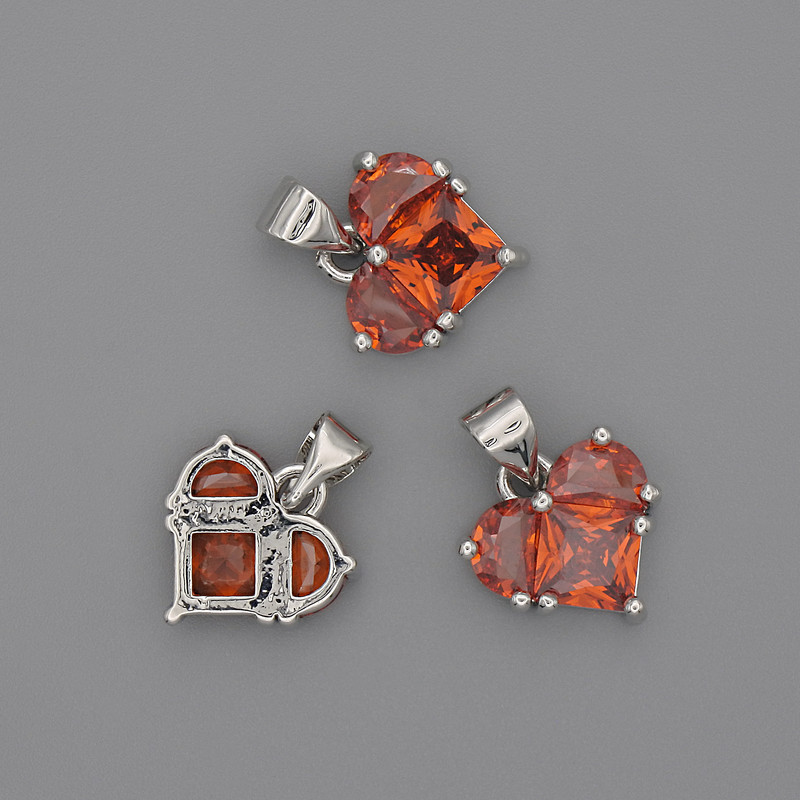 Wisiorek Serce z czerwonymi kryształami 12×12 mm, długość 17 mm, metal w kolorze srebra