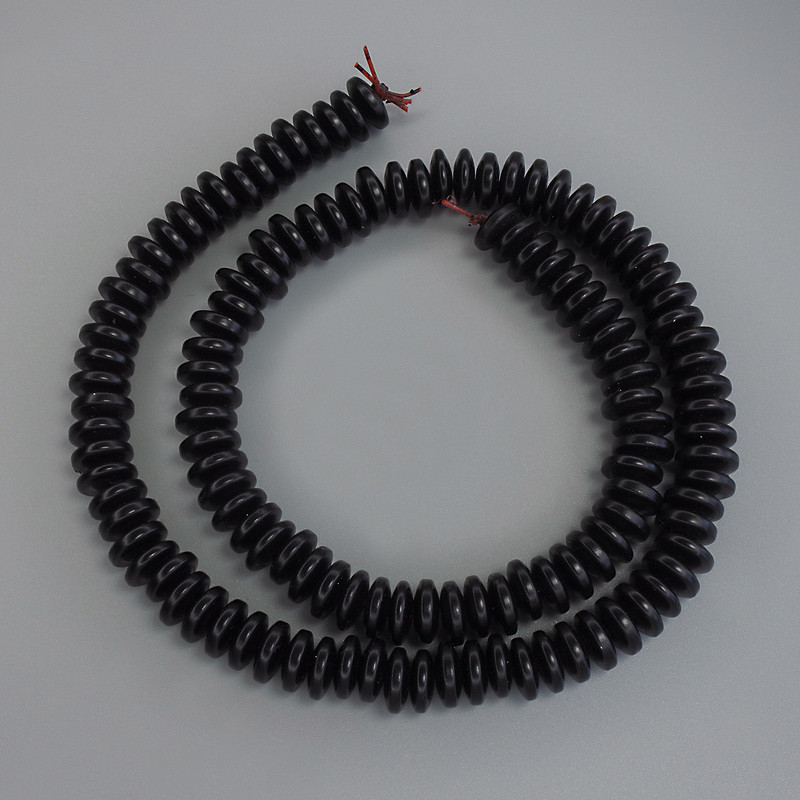 Koraliki hematytu czarne, w kształcie rondeli 8×3 mm, na żyłce, długość 40 cm