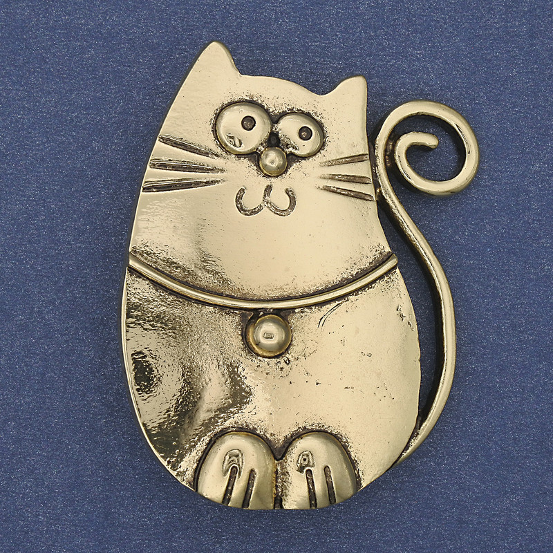 Broszka-wisiorek Kotka ze złocistego metalu 45×33 mm+