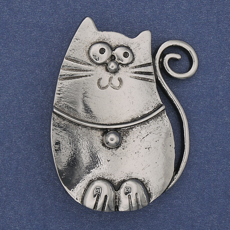 Broszka-kulon Kotka ze srebrzystego metalu 45×33 mm+