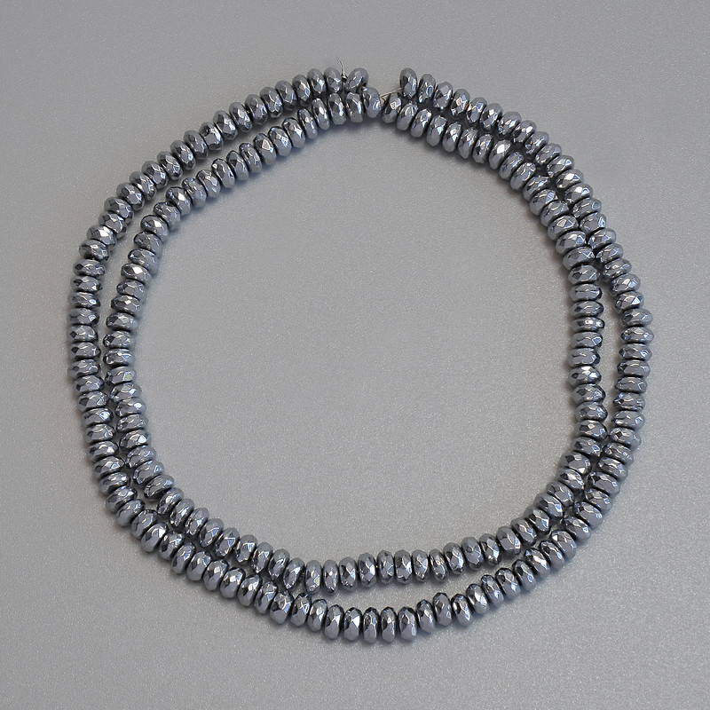 Koraliki hematytu w kolorze srebra, fasetowane 4×2 mm ±, na żyłce, długość 38 cm ±