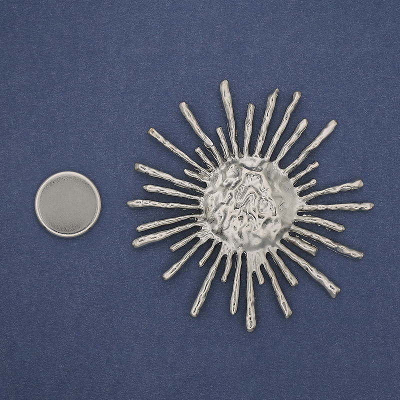 Broszka na magnesie Słońce, srebrzysty metal, 76 mm+