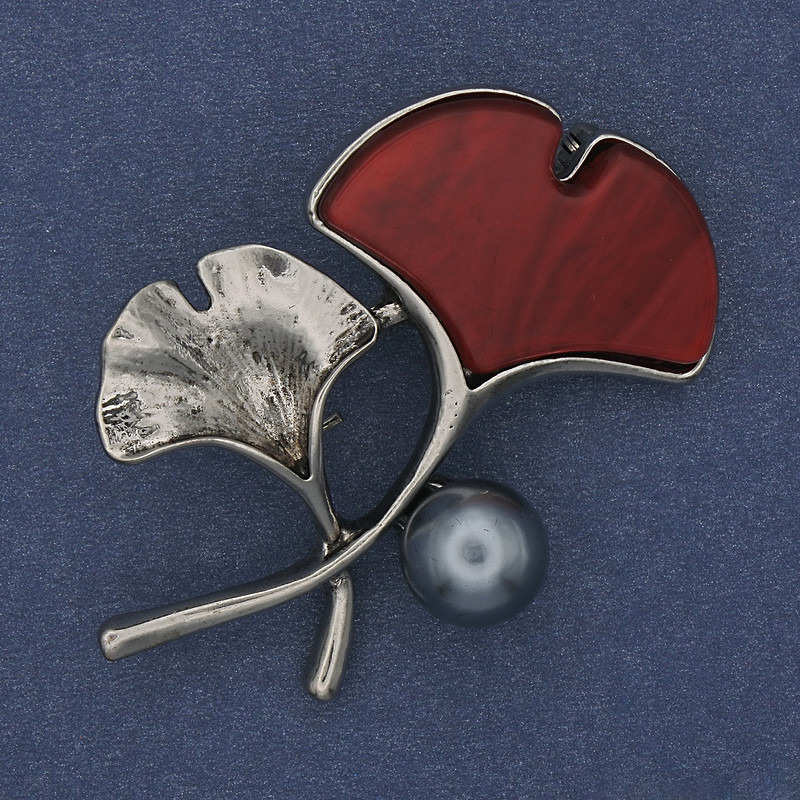 Broszka Gałązka, kolor czerwony, Perła, metal srebrzysty, 48×38 mm+