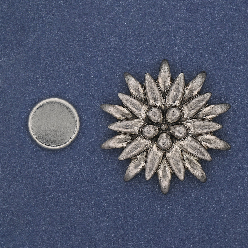Broszka na magnesie Kwiat 41 mm ± srebrzysty metal