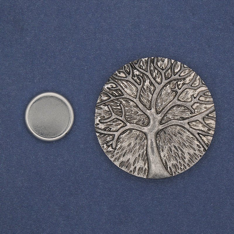Broszka na magnesie Akcent Drzewo 40 mm +/- srebrzysty metal