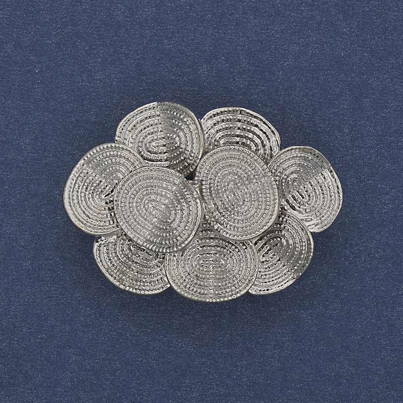Broszka-wisiorek Akcent 36×26 mm ± metal srebrzysty