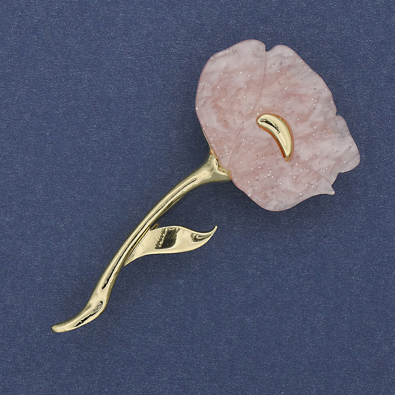 Broszka – kwiat maku różowy perłowy, 63×32 mm, złoty metal