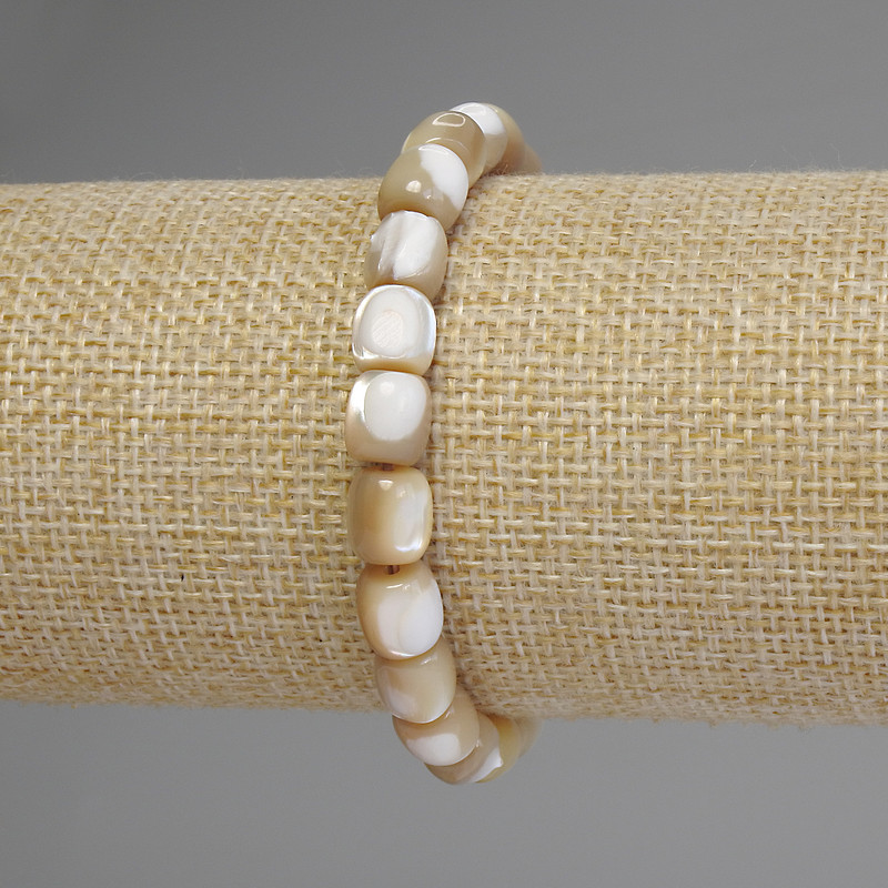 Bransoletka z masy perłowej barilo, średnica 8×7,5 mm, długość 18 cm, elastyczna
