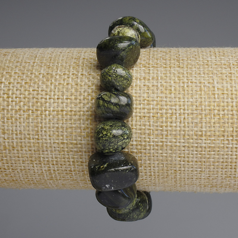 Bransoletka z serpentynu fasetowanego, średnica 14–17×7–10 mm, długość 18 cm ± (elastyczna)