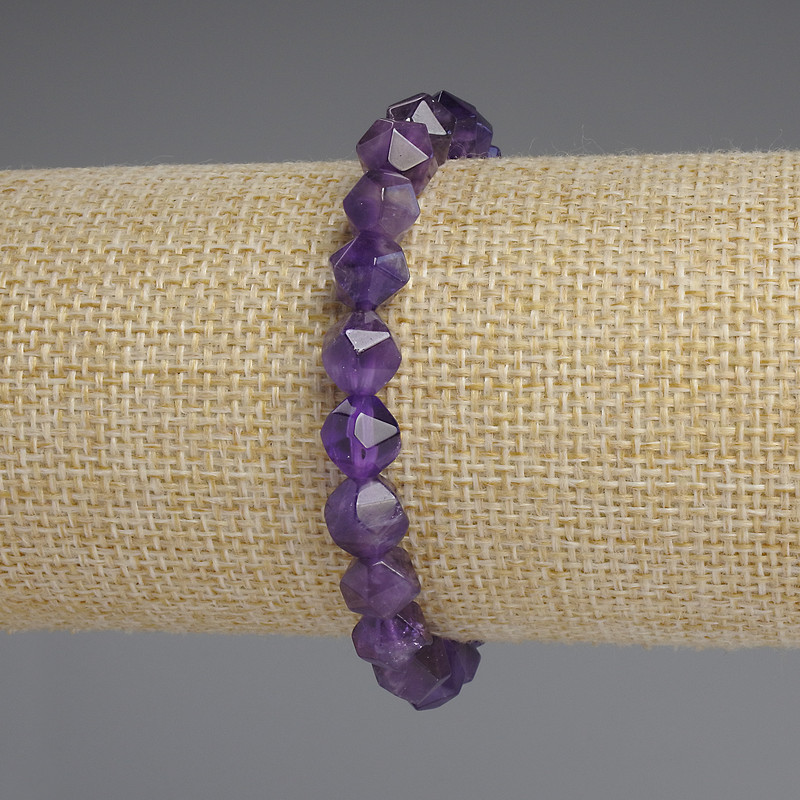 Bransoletka z ametystem w kształcie wielokątów, średnica 8x7 mm, długość 18 cm, elastyczna
