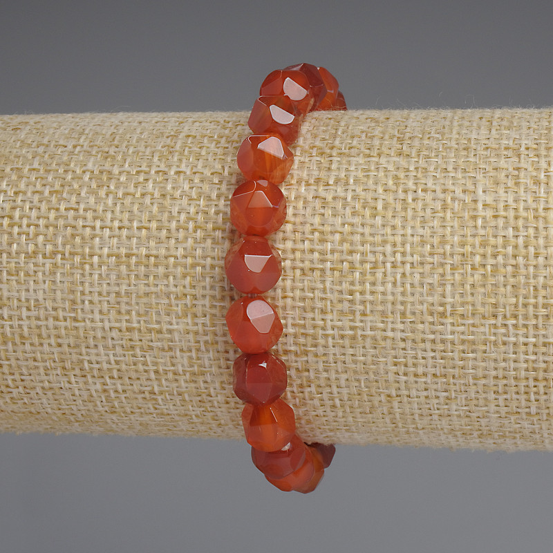 Bransoletka z karneolu – fasetowane wielokąty, średnica 8×7 mm, długość 18 cm, elastyczna