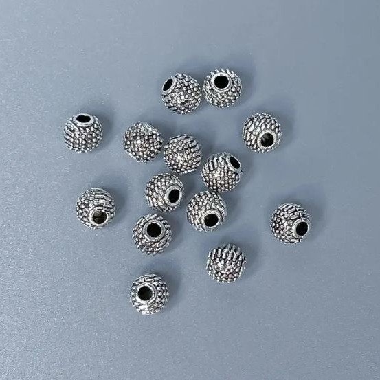 Koralik-wstawka do biżuterii, kolor metalu: srebrny, średnica 5×5 mm ±, otwór 1,5 mm ±, pakowanie 20 g (~48 szt.)