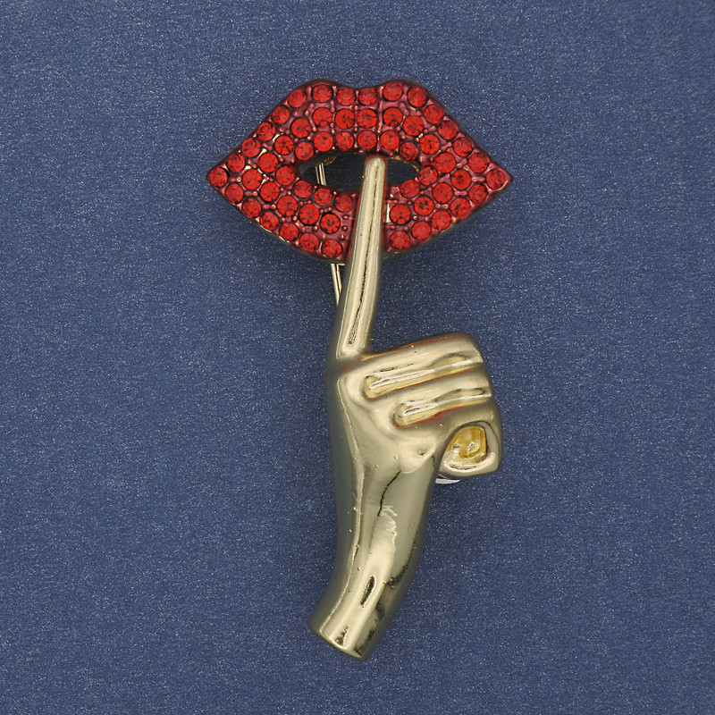 Broszka Akcent z czerwonymi kryształami, metal złoty, 45×24 mm+