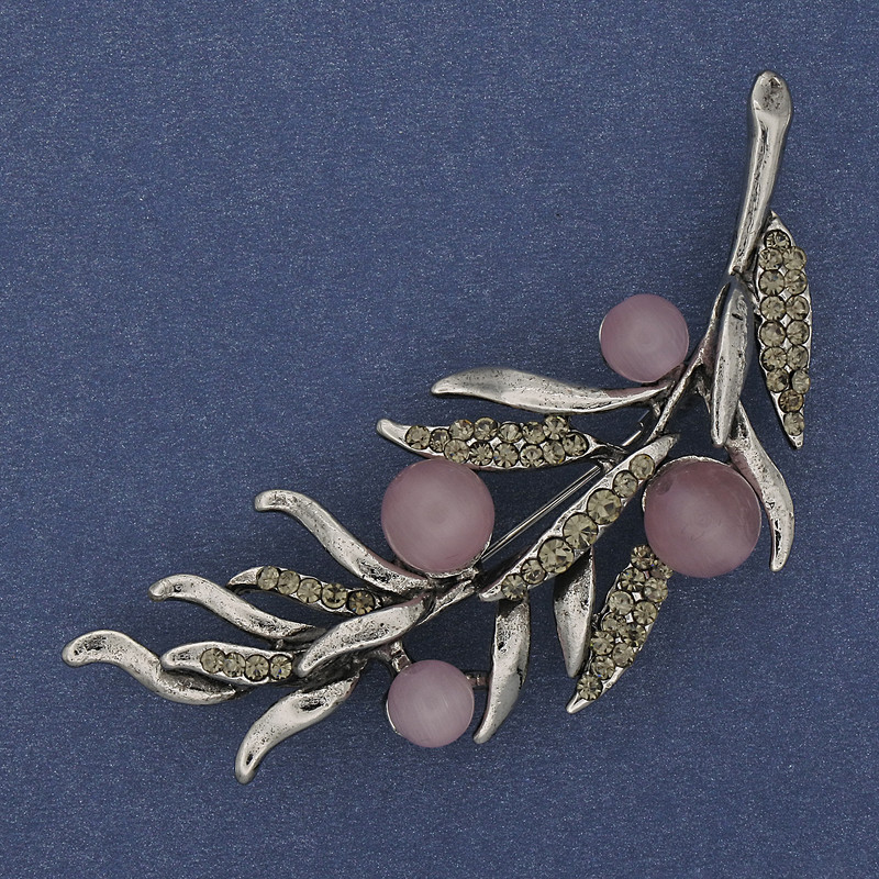 Broszka Gałązka z różowym kocim okiem, szare kryształy, 67×26 mm, metal srebrzysty